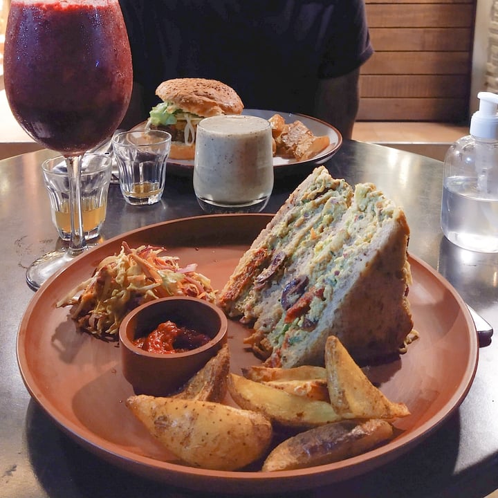 photo of Buenos Aires Verde Vegan “tuna” sandwich shared by @rutistecnocolor on  15 Dec 2020 - review