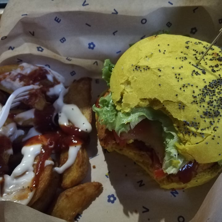 photo of Flower Burger Funky Cecio shared by @monica7fiorellino on  08 Jul 2021 - review