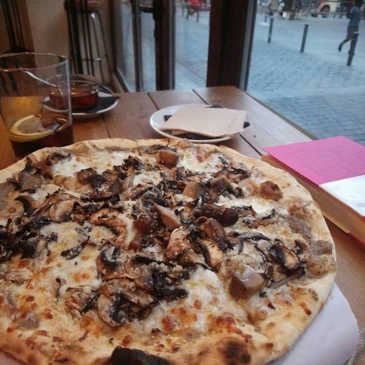photo of López & López Pizza vegana shared by @rok on  24 Jul 2019 - review