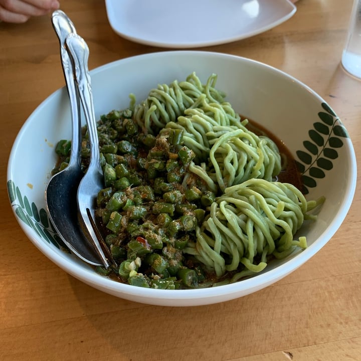 photo of Trendy Vegan DanDan Noodles shared by @cayo on  03 Aug 2022 - review