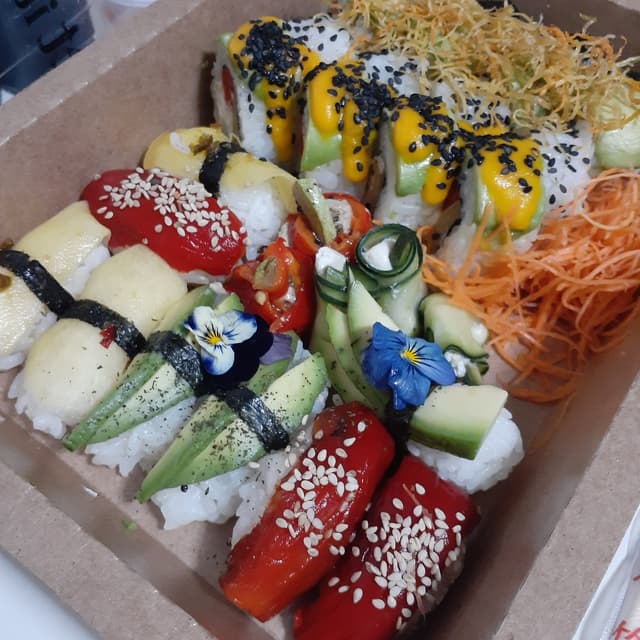 菜肴“Combo 30 Piezas Sushi”的照片