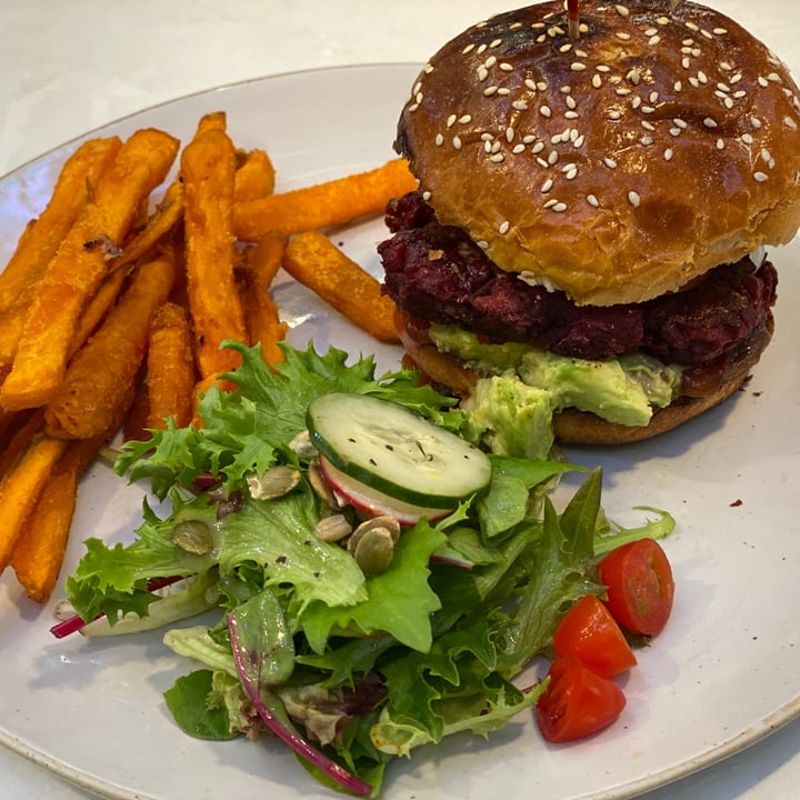 photo of Cedele All Day Dining - Wheelock Place Grilled beetroot & avocado shared by @culinaryworkout on  26 May 2021 - review