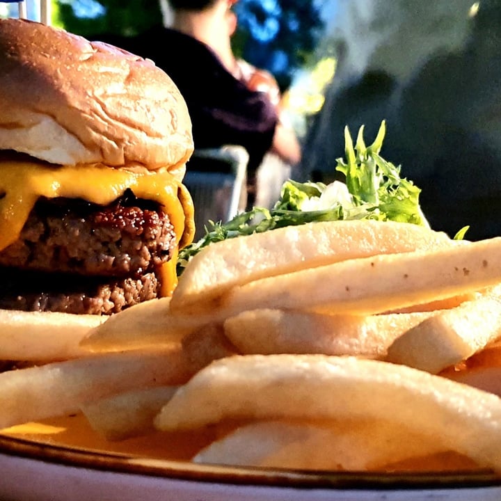 review photo of Privé Asian Civilisations Museum Plant-Based Truffled Mushroom Swiss Burger shared by @hollya113 on 19 Apr 2021 - review