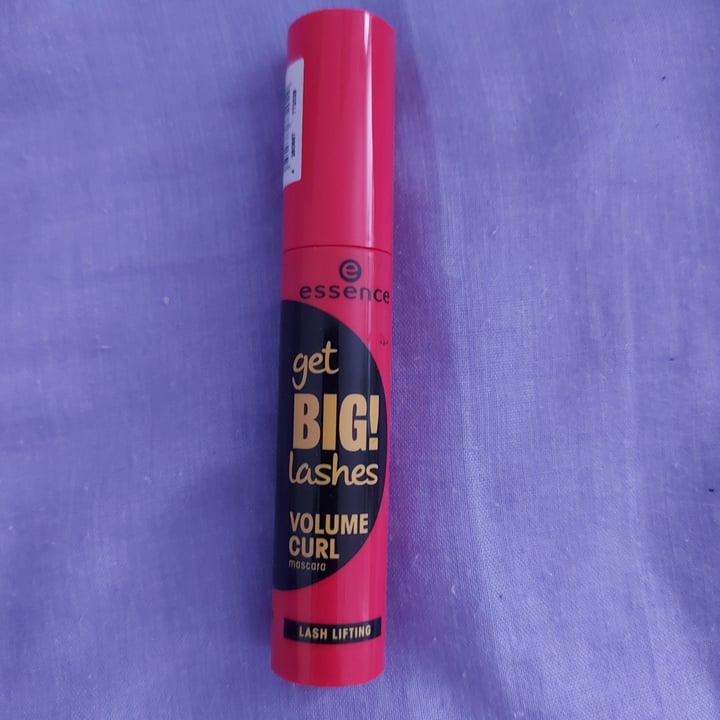 review photo of Essence Cosmetics Get Big! Lashes Volume Curl Mascara shared by @roberta38 on 29 May 2021 - review