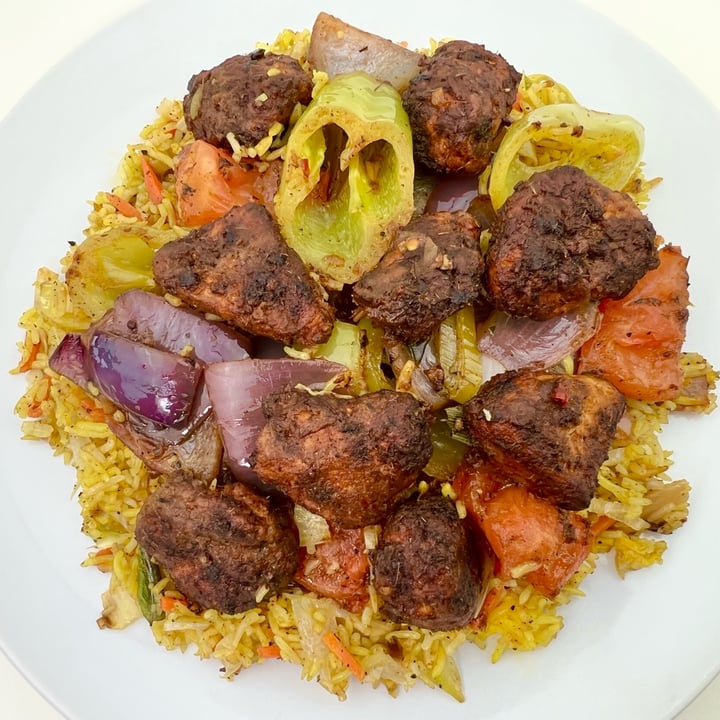 photo of Mirisata Deviled ChiK’n with Fried Rice shared by @pdxveg on  23 May 2022 - review
