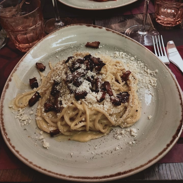 photo of Rifugio Romano Carbonara vegana shared by @vivianf on  01 Apr 2022 - review