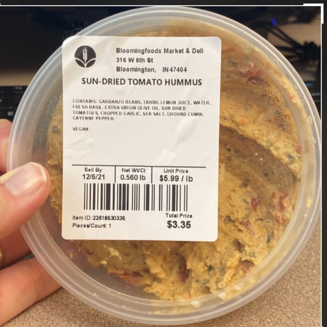「Sun-Dried Tomato Hummus」の料理の写真
