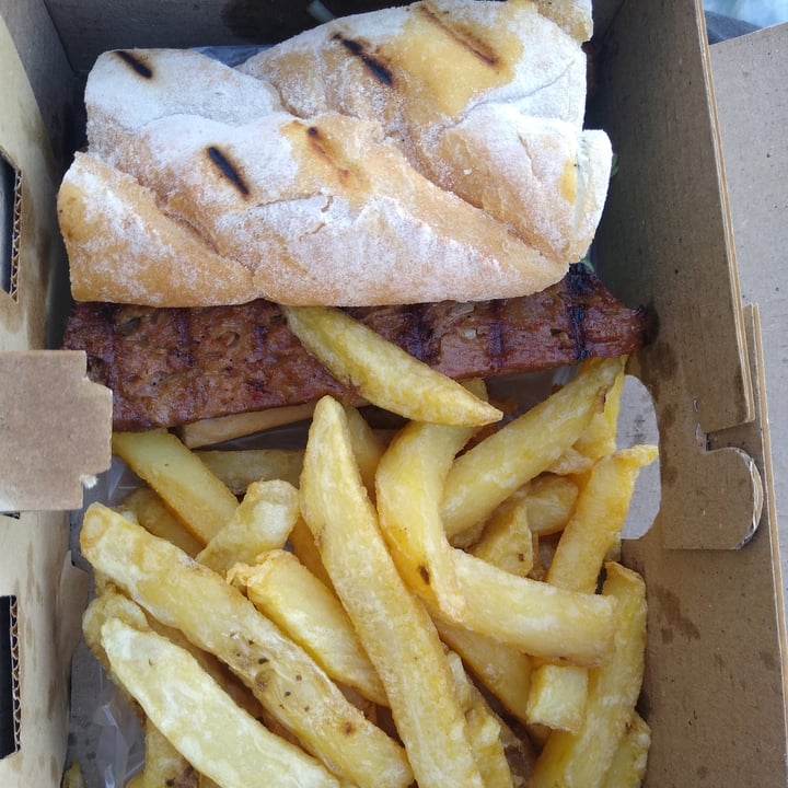 photo of La Reverde Parrillita Vegana Choripan clásico shared by @ecapli on  07 Mar 2022 - review