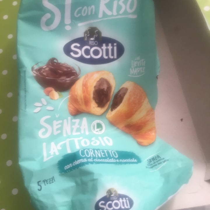 photo of Riso Scotti si con riso cornetto con crema al cioccolato e nocciole shared by @nikitaorange71 on  19 Oct 2022 - review