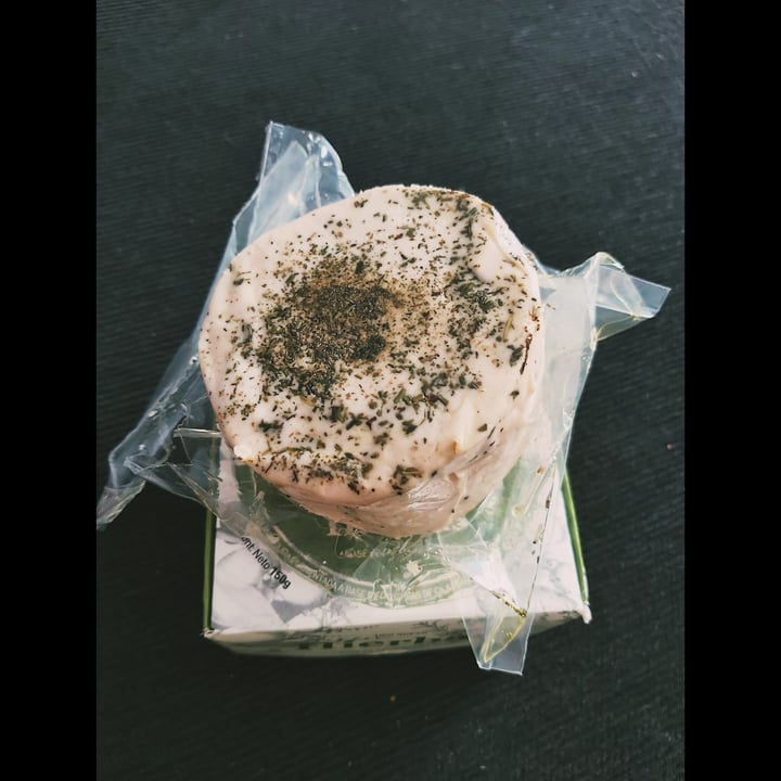 review photo of Crudda Queso con Hierbas a Base de Castañas de Caju shared by @andrealuft on 10 Jan 2021 - review