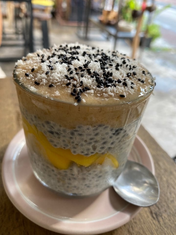 photo of In de Bowl Vegan Egg scramble/Acacadi/ And Granola Bowl And Chia Seed Pudding shared by @munir on  16 Feb 2020 - review