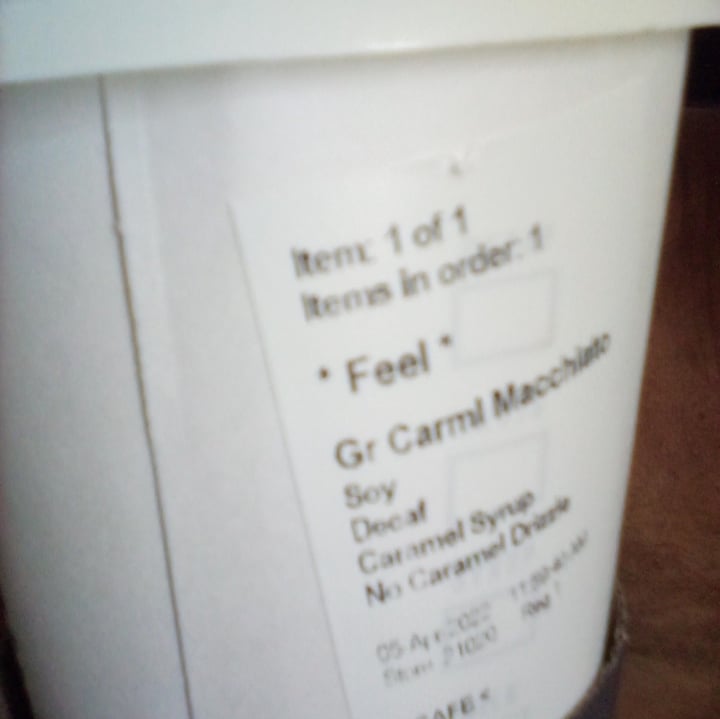 photo of Starbucks Reserve Vegan Decaf Caramel Macchiato shared by @feelideal on  05 Apr 2022 - review