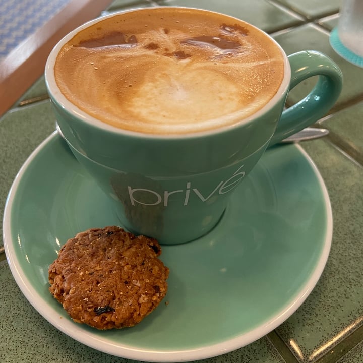 photo of Privé Tiong Bahru Hazelnut coffee shared by @vegan-everafter on  25 Jun 2021 - review