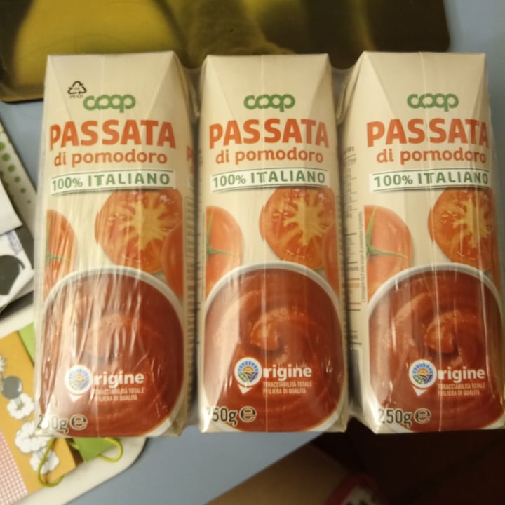 review photo of Coop Passata di pomodoro 100% italiano shared by @missterenzia on 17 Jun 2022 - review