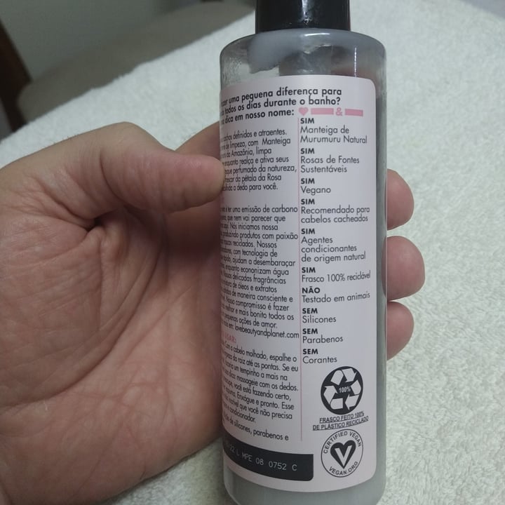 review photo of Love Beauty and Planet Creme de limpeza shared by @mrgioielli on 10 May 2022 - review