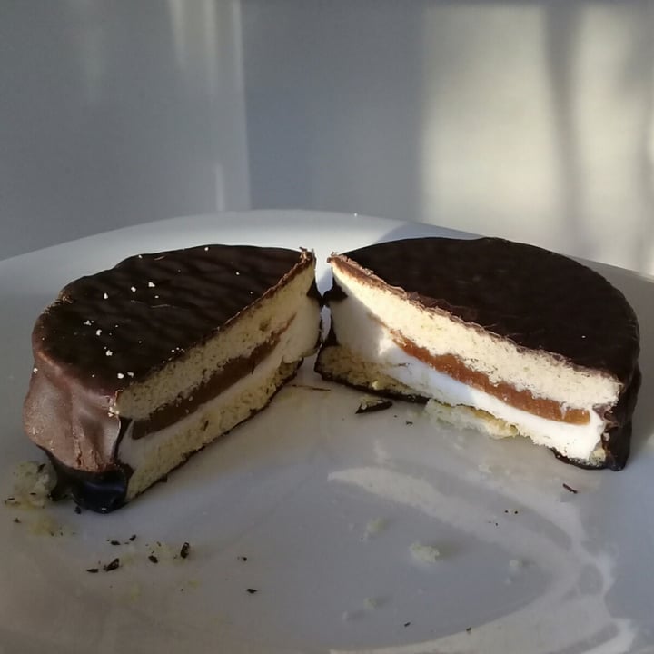 review photo of Un Rincón Vegano Alfajor de Coco shared by @martbass on 17 May 2020 - review