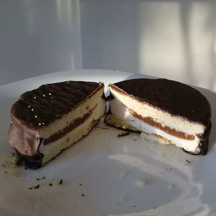 photo of Un Rincón Vegano Alfajor de Coco shared by @martbass on  17 May 2020 - review