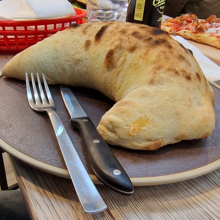 review photo of Al Pachino Calzone funghi e salsiccia shared by @veglisso on 02 Oct 2022 - review