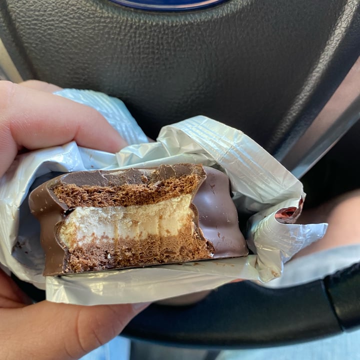 photo of Felices Las Vacas Alfajor Con Pasta De Maní shared by @pablorabot on  11 Oct 2021 - review