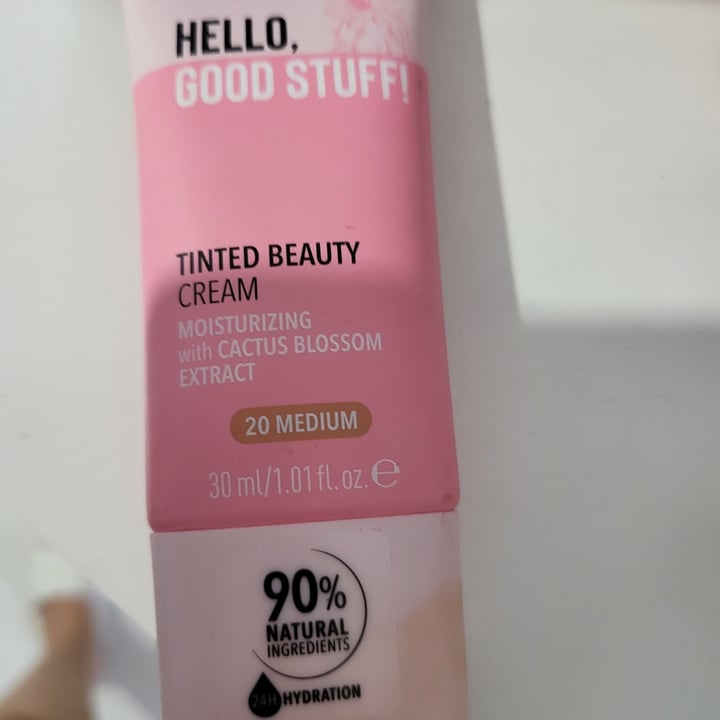 review photo of Essence Hello Good Stuff Tinted Beauty Cream shared by @taishardt on 16 May 2022 - review