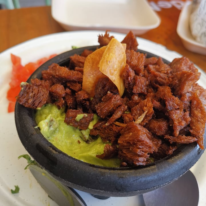 photo of Revolucion Verde Chicharrón Con Guacamole shared by @silvialeon92 on  02 May 2020 - review