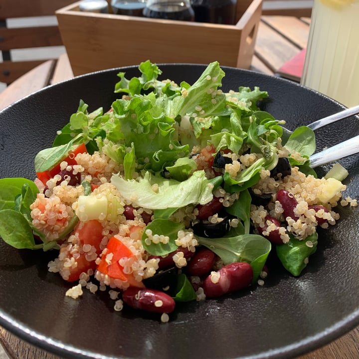 photo of Cafinho Piran Buddha Bowl Mixed shared by @slovenianveganfinds on  22 Apr 2021 - review