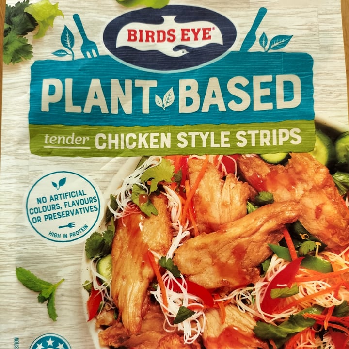 photo of BirdsEye Plant Based Tender Chicken Style Strips shared by @justinelouise on  16 Feb 2022 - review