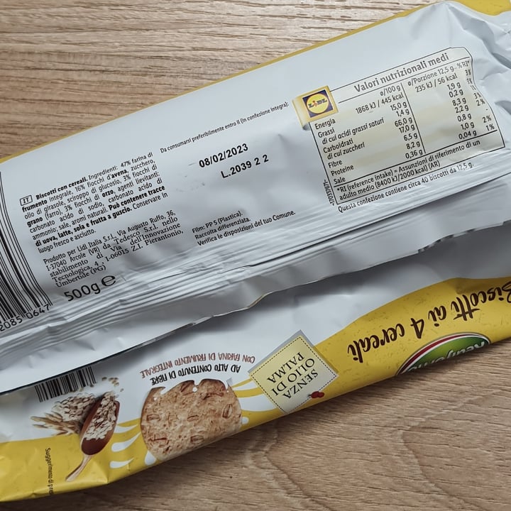 photo of Realforno Biscotti Ai Quattro Cereali shared by @airaligoesveg on  22 Apr 2022 - review