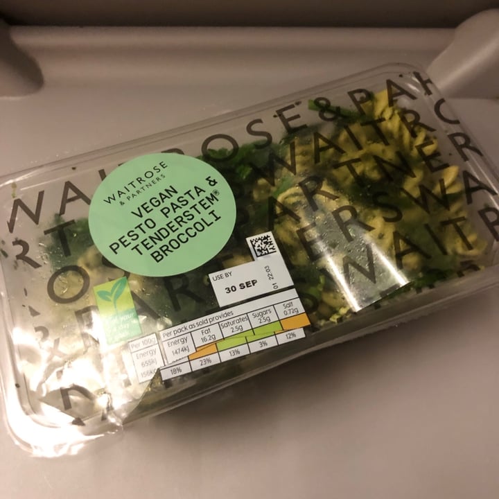 photo of Waitrose Vegan pesto pasta amd tenderstem broccoli shared by @aimeesumo on  21 Nov 2020 - review