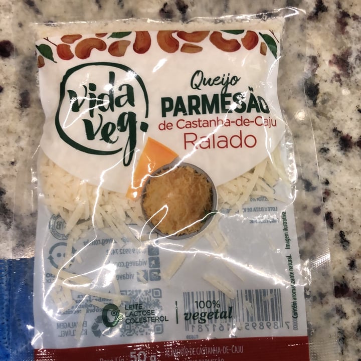 review photo of Vida Veg Queijo Parmesão Ralado shared by @carolinadoria on 12 Oct 2022 - review