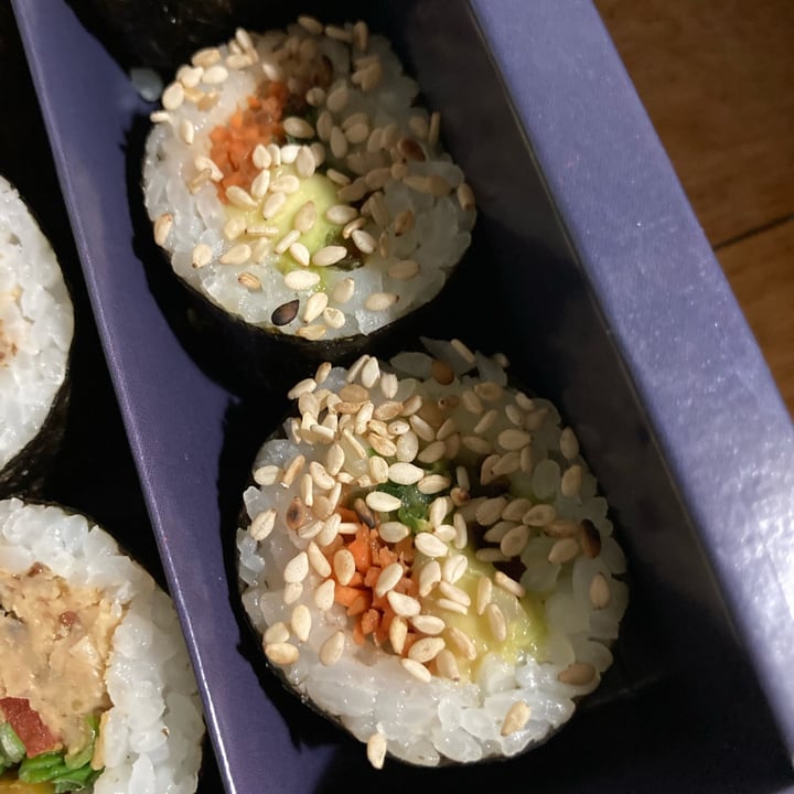 photo of Sushi Vegano- Vicente López (Delivery) Roll Asiatico shared by @outofstep on  25 Aug 2022 - review