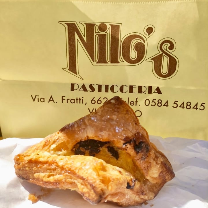 review photo of Pasticceria Nilo's di Poletti e Spadoni Sfoglia crema e cioccolato veg shared by @melissawombat on 11 Apr 2022 - review
