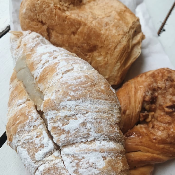 review photo of Le Panem Nut puff shared by @francescachina on 08 Oct 2021 - review