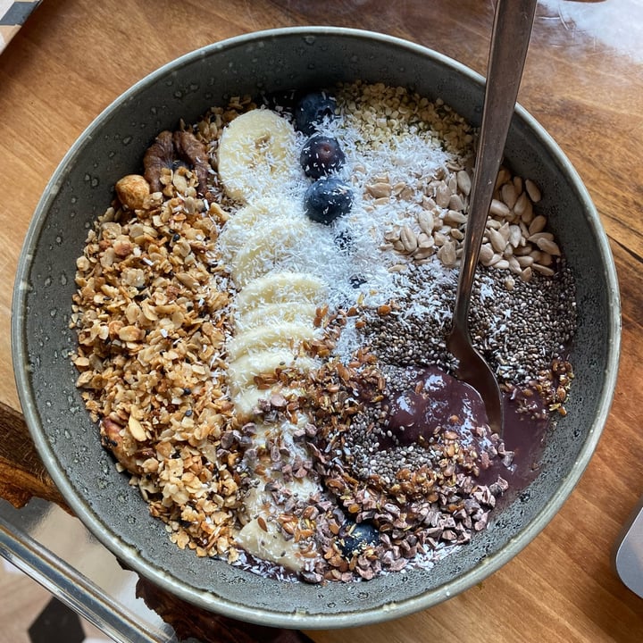photo of Rolph's Deli Açai bowl shared by @tiwaz on  06 May 2022 - review