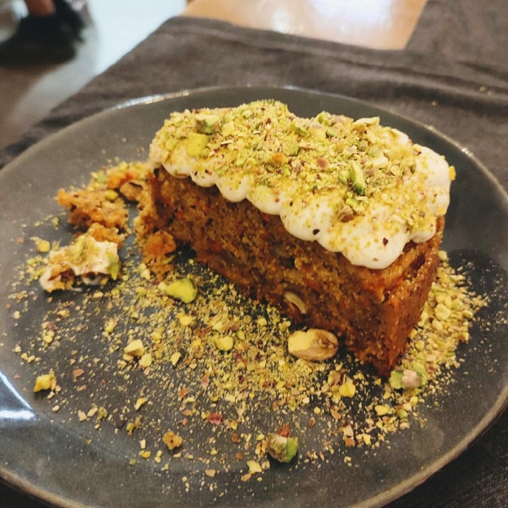 review photo of Pizzeria Km0 Pastel de zanahoria shared by @c1audia on 23 Aug 2022 - review