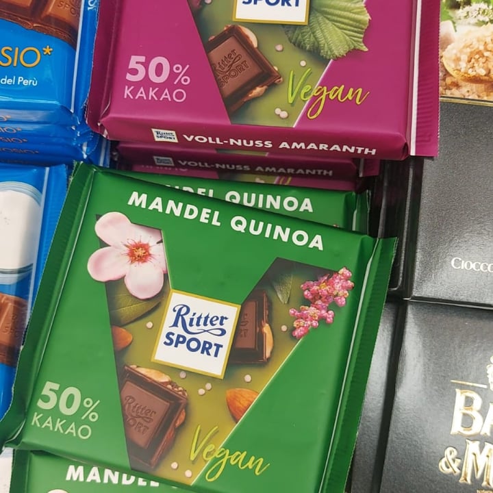 photo of Ritter Sport Cioccolato Fondente Con Mandorle Intere E Quinoa shared by @mavi79 on  17 Oct 2022 - review