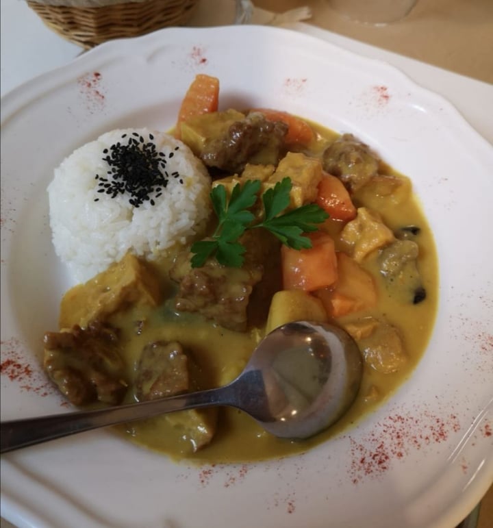 review photo of Loving Hut Seitán Al Curry shared by @pilimzn on 21 Jan 2020 - review