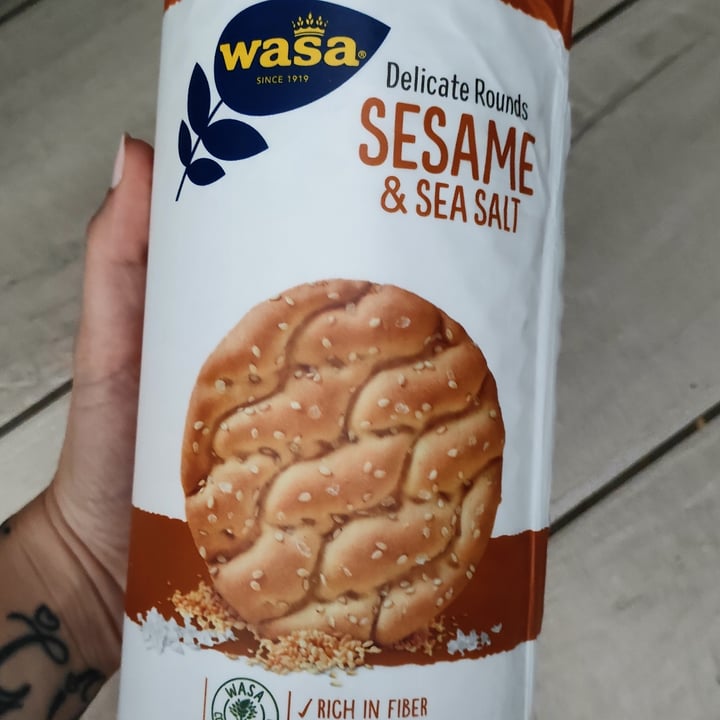 review photo of Wasa Delicate rounds sesame e sea salt shared by @veganzappa on 20 Aug 2022 - review