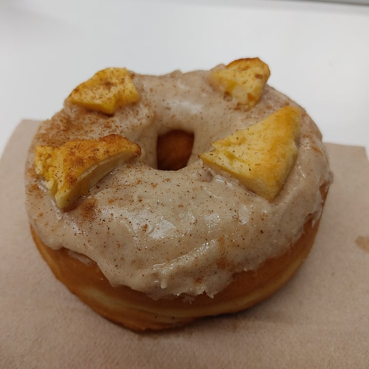 photo of bloomer's on Queen Apple Spice Caramel Donut shared by @xvxq on  23 Oct 2020 - review