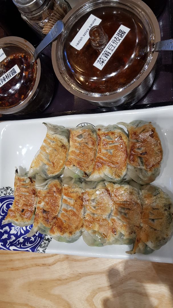 photo of Nom Nom Dumpling Veg dumpling shared by @veganviks on  27 Dec 2018 - review