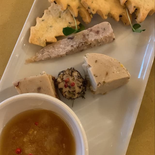 菜肴“Tagliere di formaggi vegetali”的照片