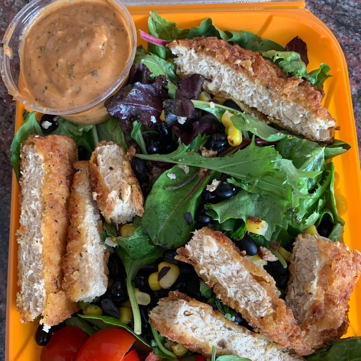 photo of Plant Power Fast Food BBQ chicken salad shared by @michellebaena on  21 Aug 2020 - review