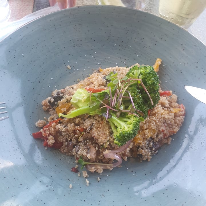 photo of Cassia Restaurant Vegan Quinoa Bowl shared by @chrisvegan28 on  15 Feb 2022 - review