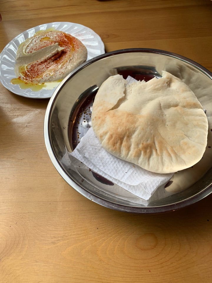 photo of Pita Bakery Pita Bread, Hummus and Tahini shared by @ivanyeowq on  30 Mar 2019 - review