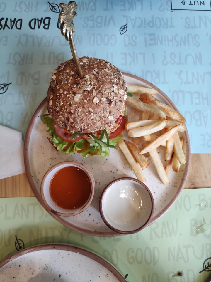 photo of Nut and Bowls Garden Fresh Aloo Tikki Burger shared by @greenglamvegan on  23 May 2019 - review