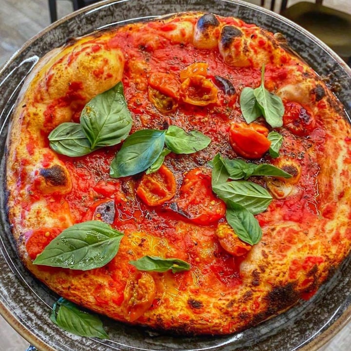 photo of Pomodoro e Basilico Pizza pomodoro e basilico shared by @paolinasw on  15 Sep 2022 - review