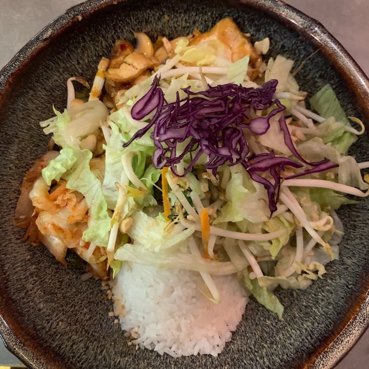 photo of Quy Nguyen Vegan Living Com Kim Chi shared by @toninavega on  11 May 2020 - review