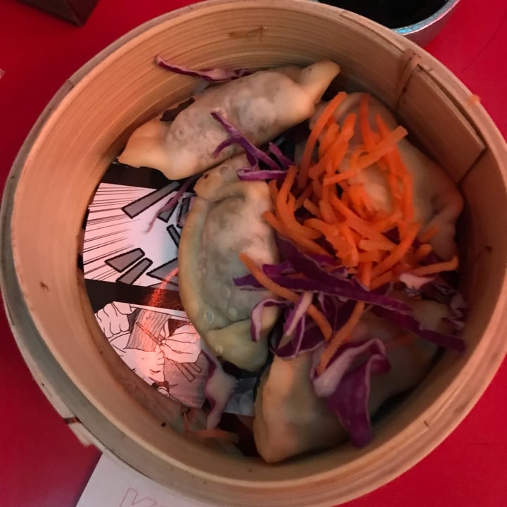 photo of KOI Beer & Dumplings - Lavalleja Dumpings de hongos y Dumpings de vegetales y tofu apanado en panco shared by @cynxmar on  12 May 2022 - review