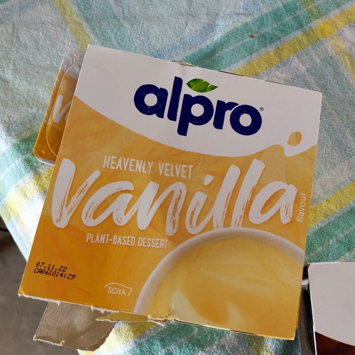 photo of Alpro Himmlish Zarté Vanille Pflanzliches Dessert shared by @coti3668 on  27 Mar 2022 - review