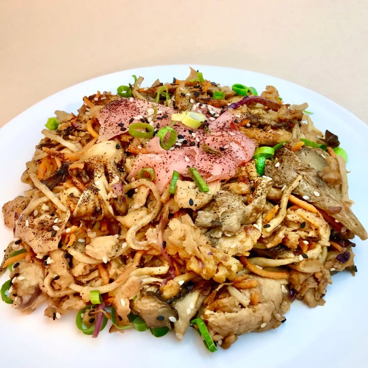 photo of Blossoming Lotus Yakisoba Noodles shared by @pdxveg on  24 Sep 2021 - review